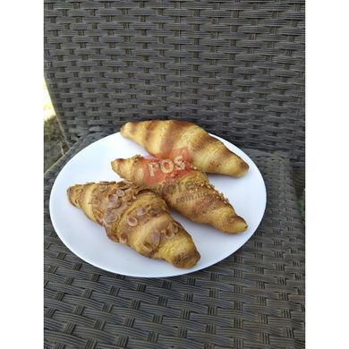 Муляж Круасан с орехами